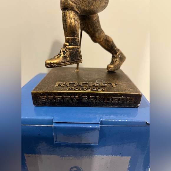 Barry Sanders Replica Statue NFL Football SGA 1-7-24 Detroit Lions - Picture 8 of 15